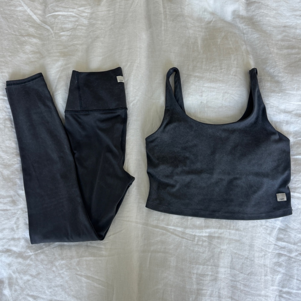 Vuori Washed Gray Workout Set - Leggings and Sports Bra Small